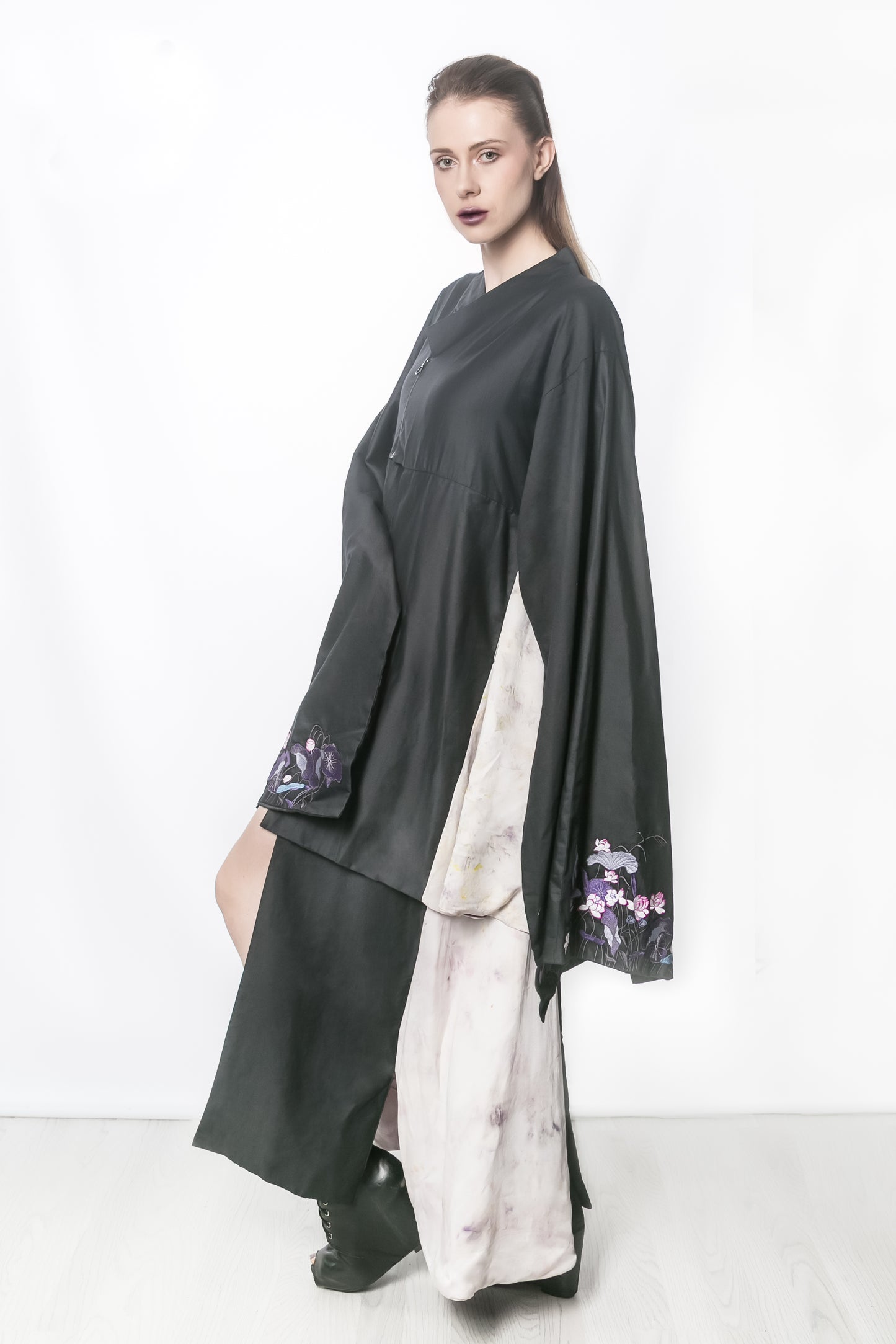 DURUMAK full length embroidered coat
