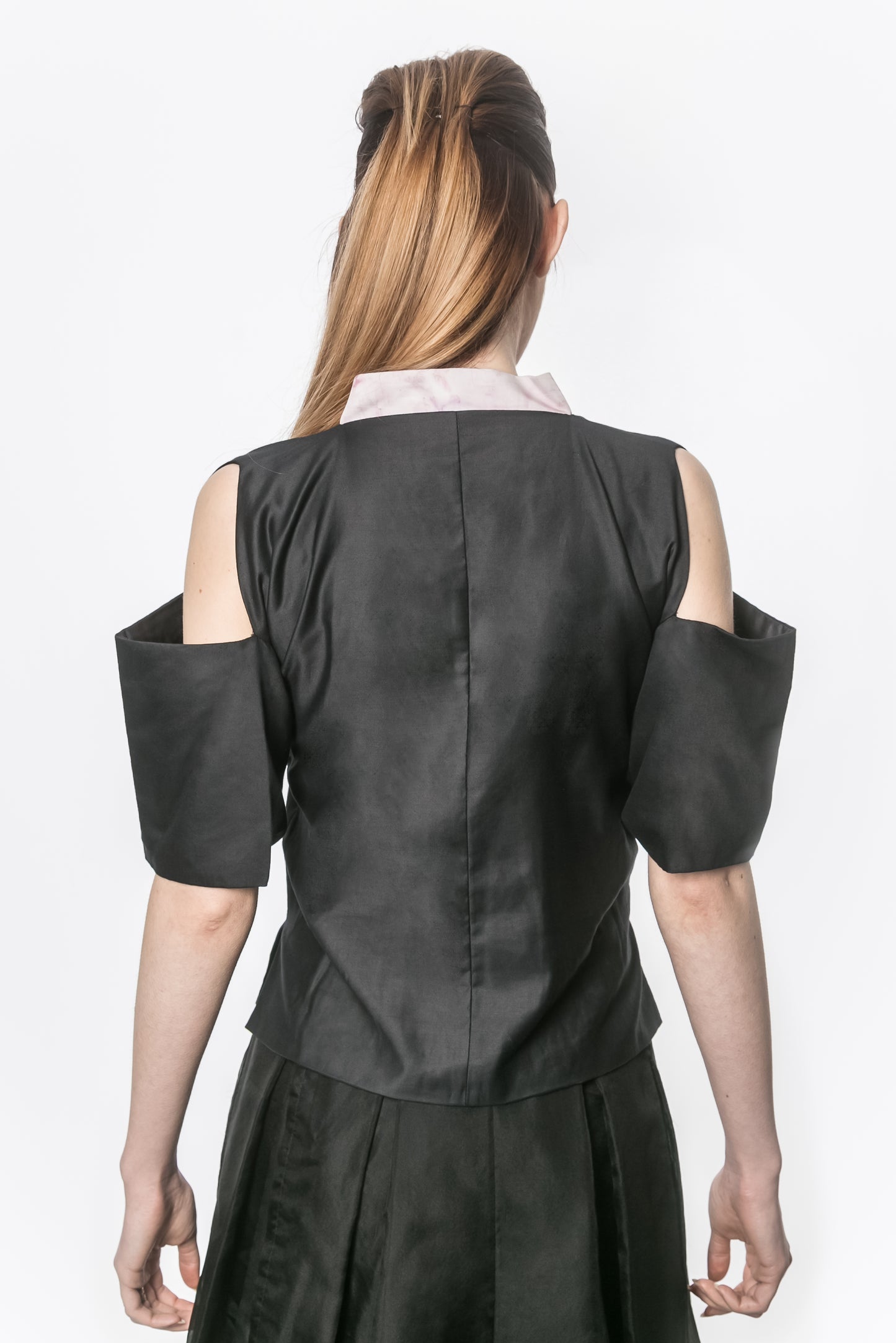 SAUNI Cold Shoulder Top