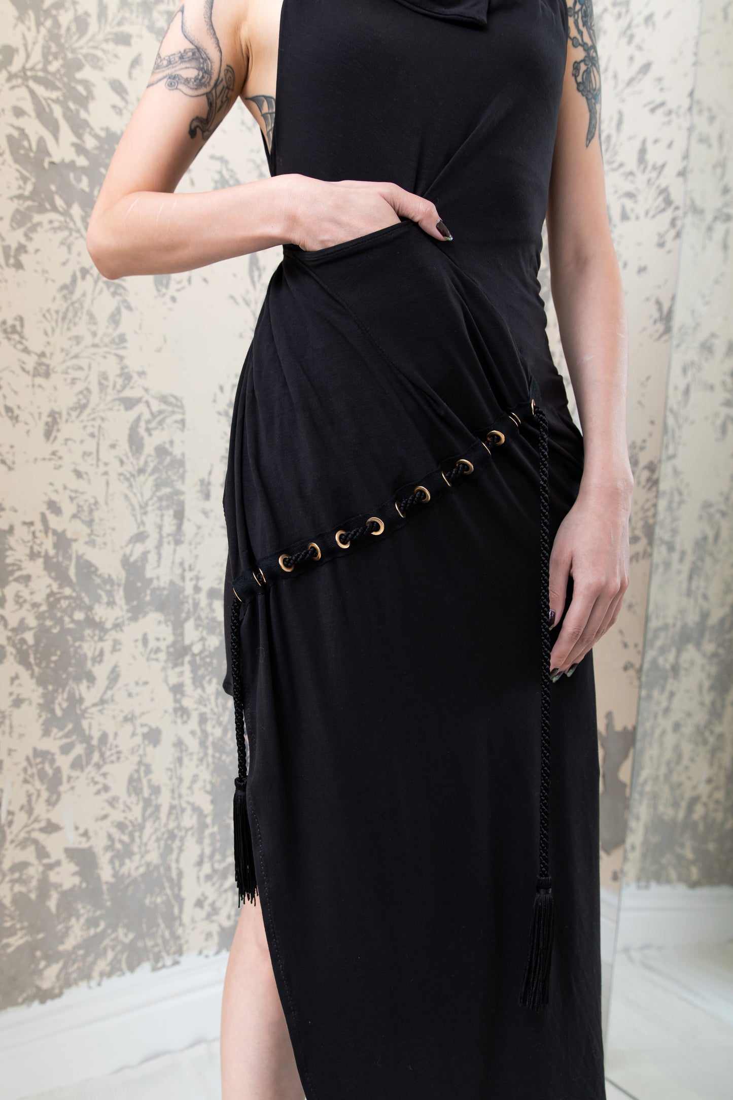 GATHERING Twisted Sheath Dress